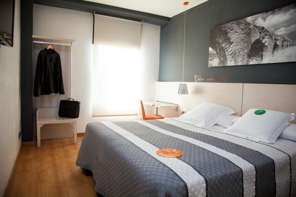 Hotel Bed4U Tudela Εξωτερικό φωτογραφία