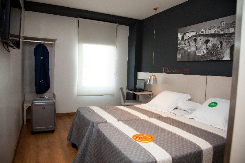 Hotel Bed4U Tudela Εξωτερικό φωτογραφία